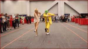 Une danse réalisée par des cosplayeurs de The Mask lors du Comic Con 2016 à Montréal