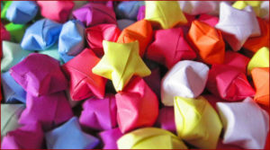 Faire des petites étoiles kawaii en origami
